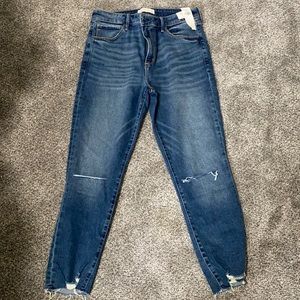 Abercrombie High Rise Super Skinny Ankle Jean